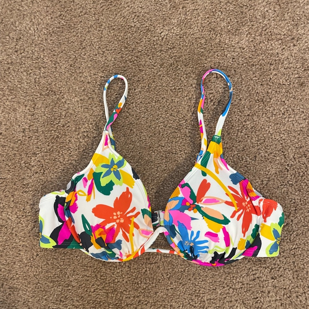 Xhilaration Floral Print Bikini Top with shaped underwire